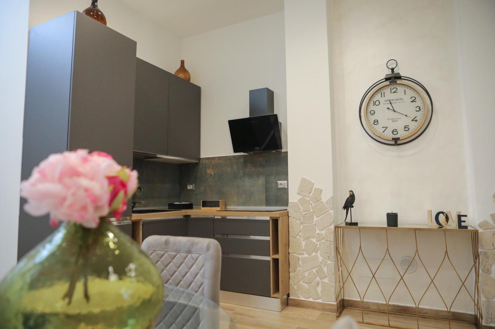 Apartamento Luxury Regina 14 *